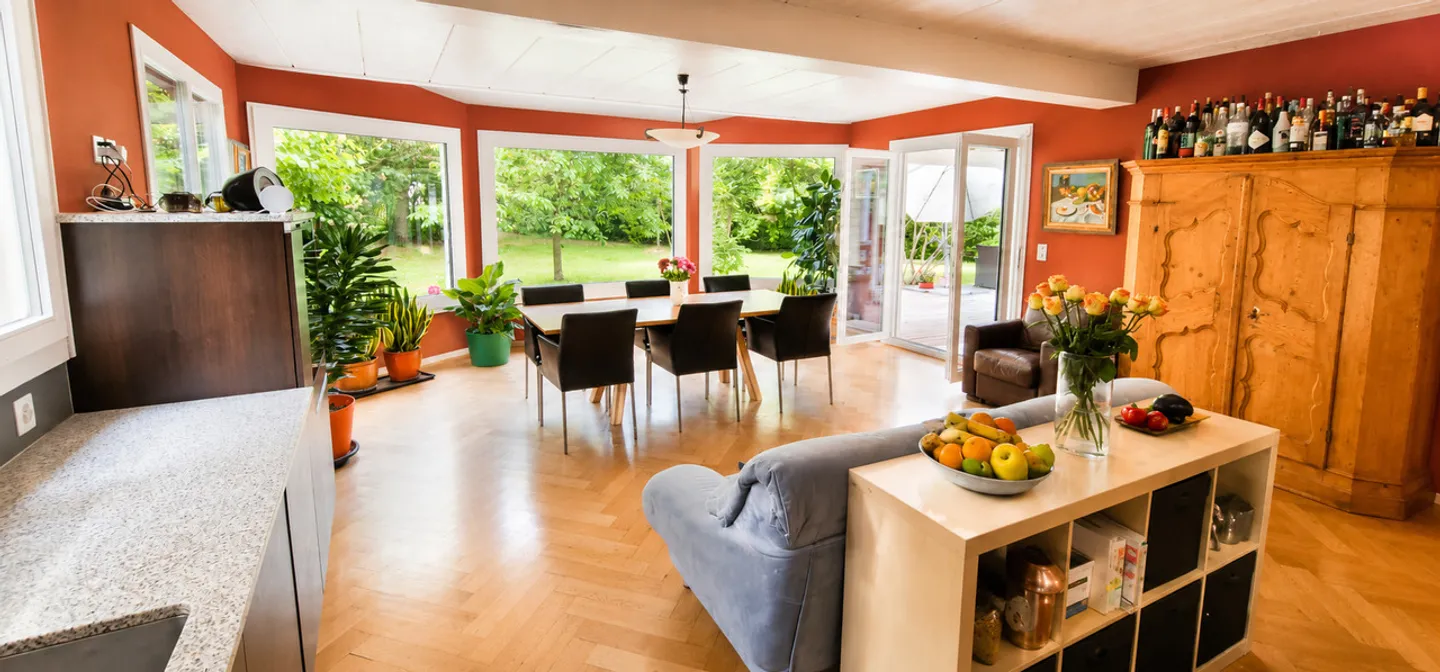 Bella proprietà di 7 stanze con ampi spazi abitativi e giardino superbo - Foto 12 di 20
