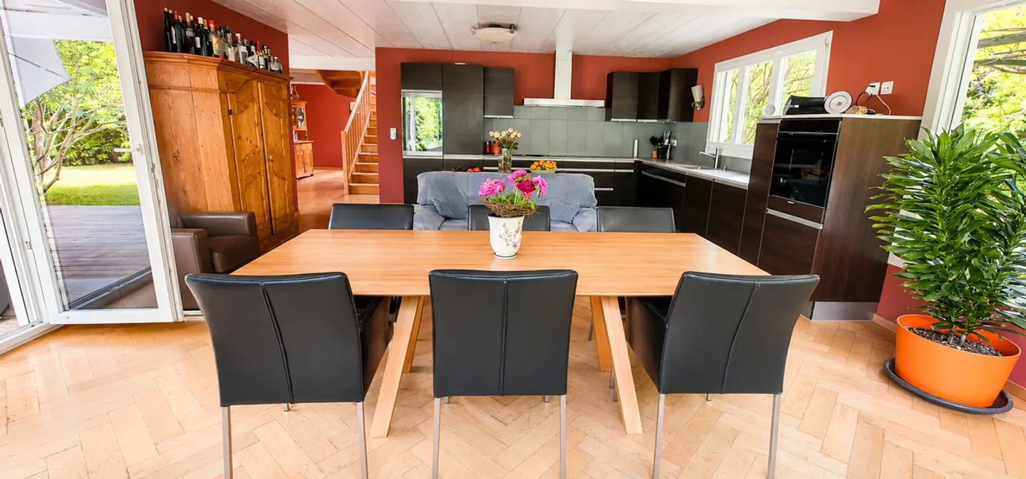 Bella proprietà di 7 stanze con ampi spazi abitativi e giardino superbo - Foto 13 di 20