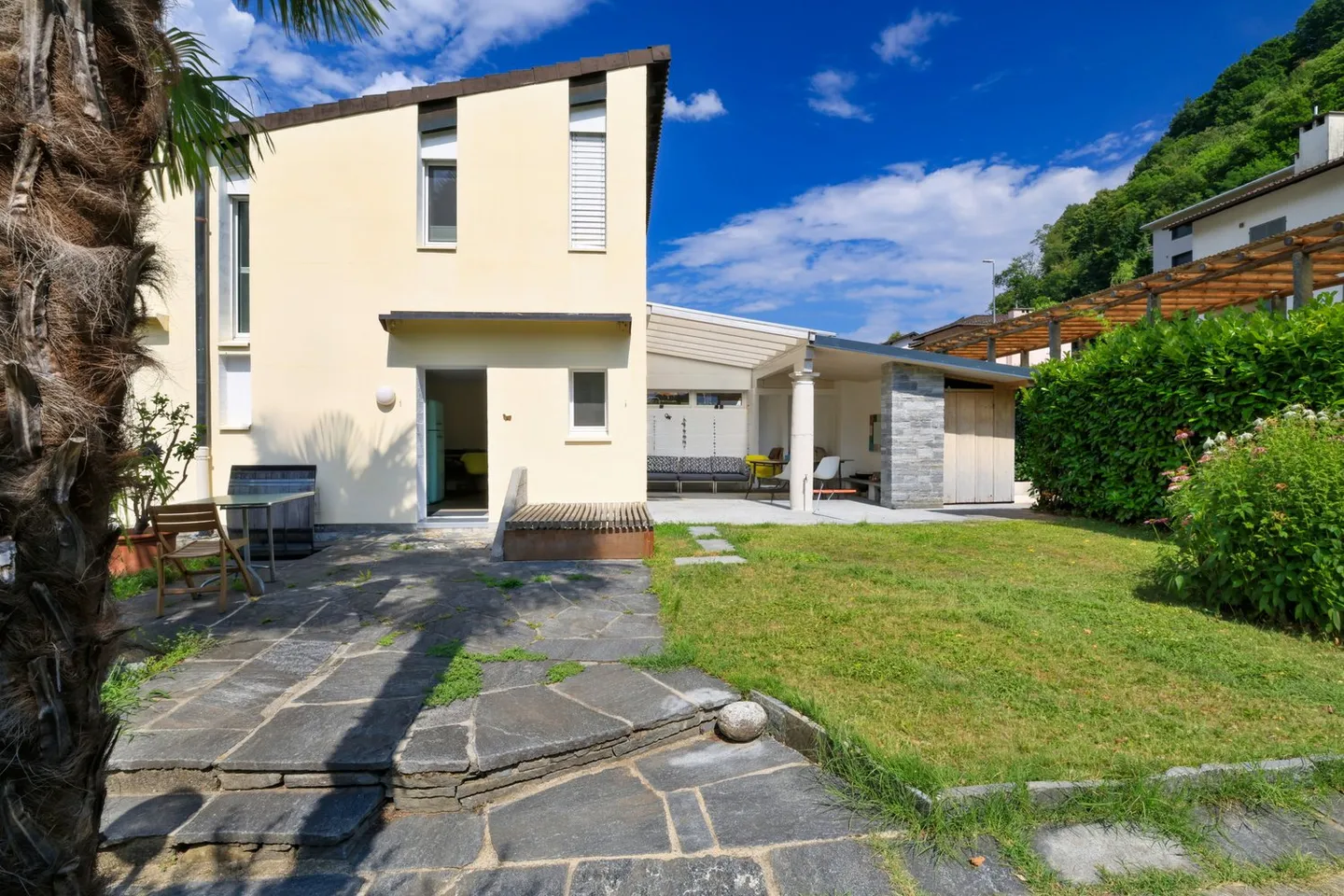 For Family: Charming 4.5-Room Townhouse in Quiet Location of Golino - Photo 11 of 56