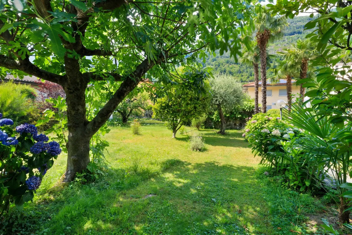 For Family: Charming 4.5-Room Townhouse in Quiet Location of Golino - Photo 13 of 56
