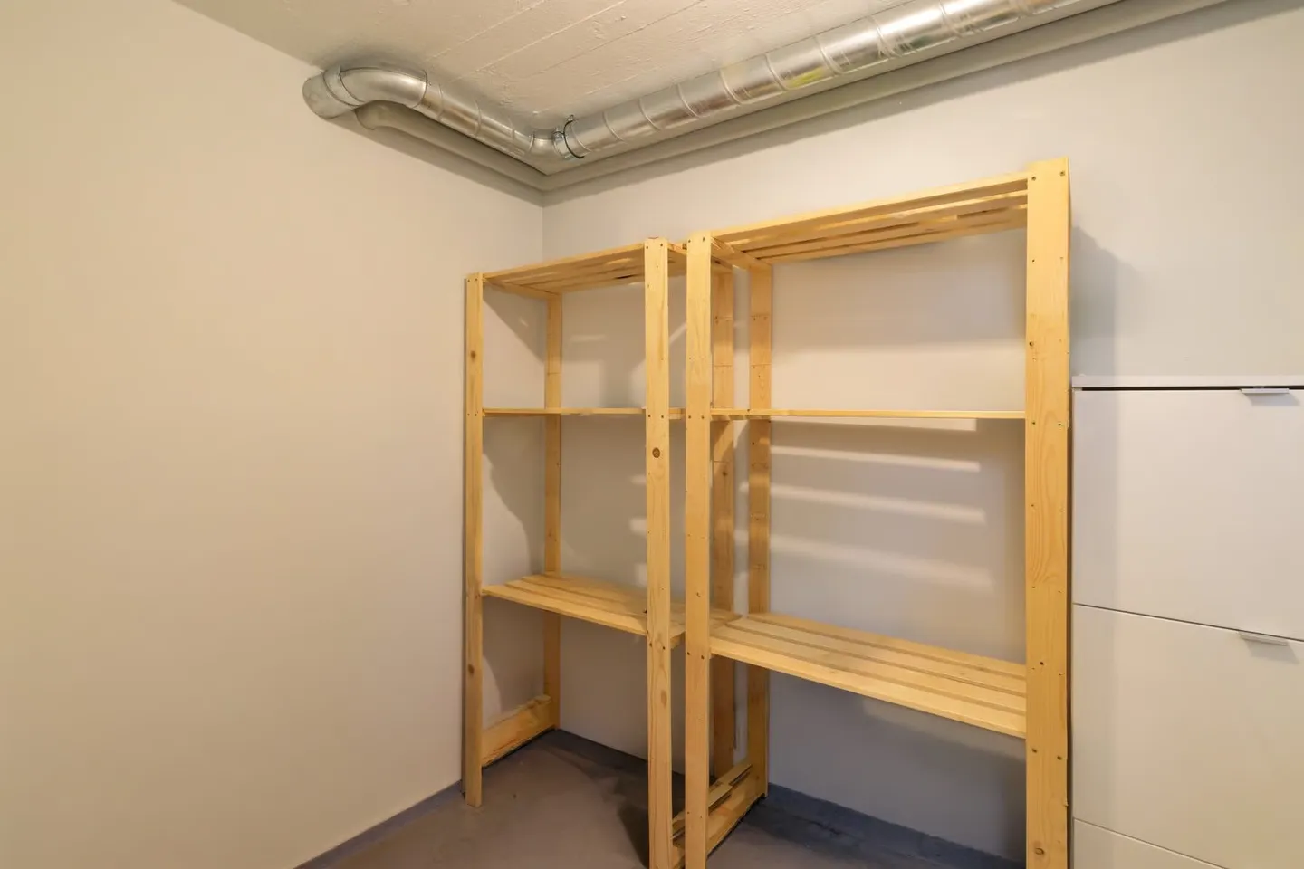 For Family: Charming 4.5-Room Townhouse in Quiet Location of Golino - Photo 28 of 56