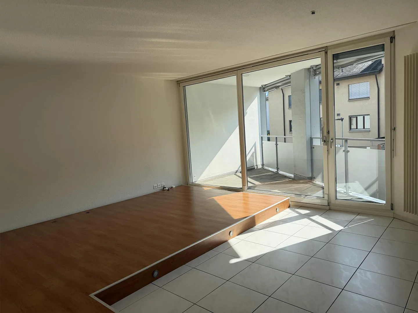 Vivere moderno in una posizione attraente - Foto 2 di 6