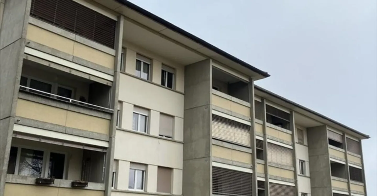 Edificio ad uso misto in affitto - Foto 2 di 2