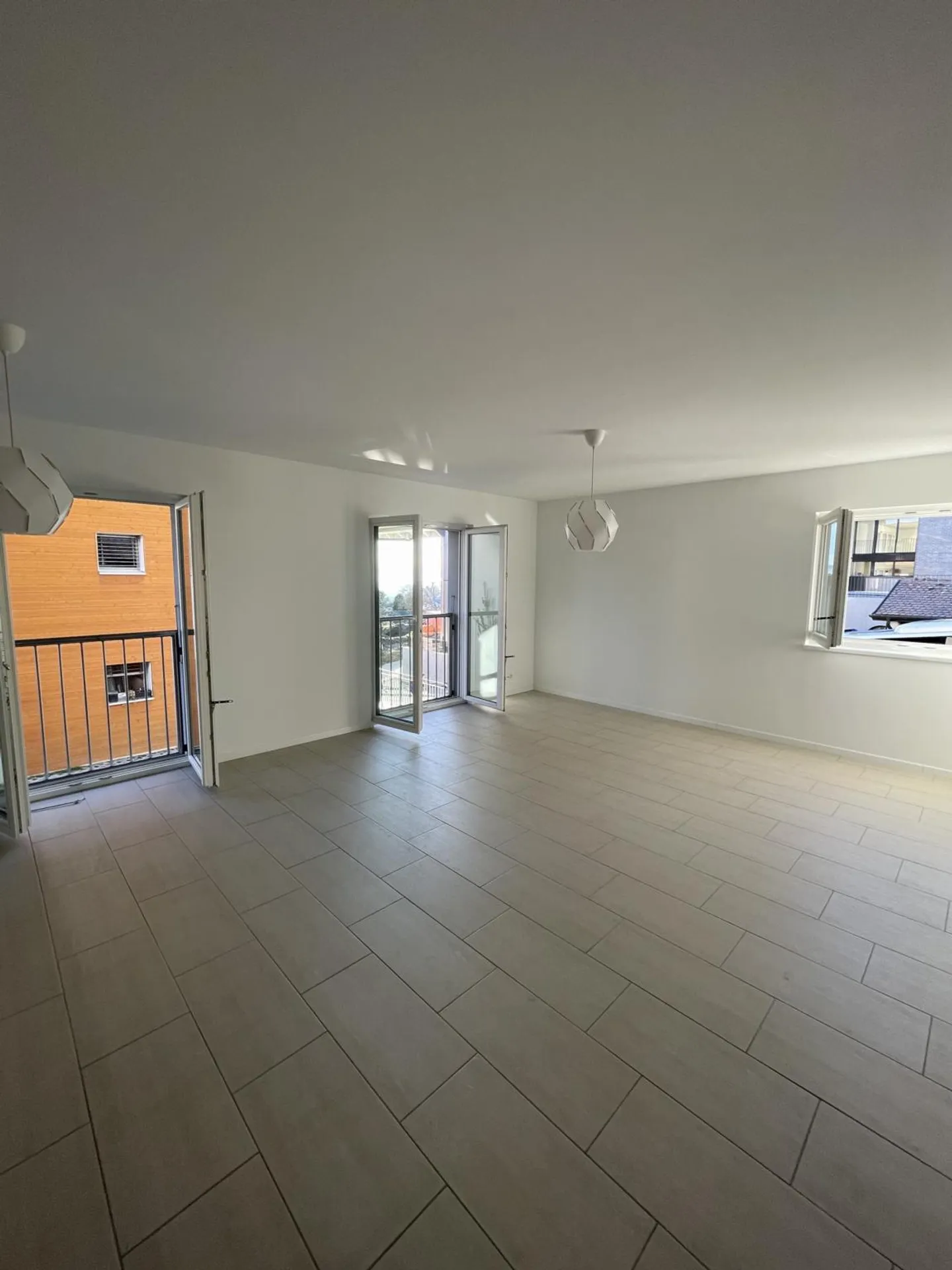 Appartement Moderne en Emplacement Central - Photo 3 sur 11