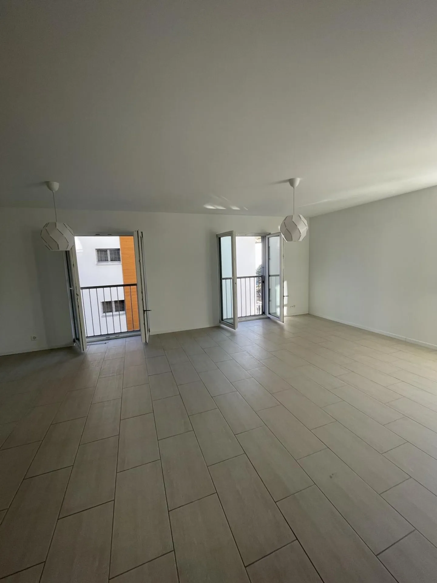 Appartement Moderne en Emplacement Central - Photo 4 sur 11