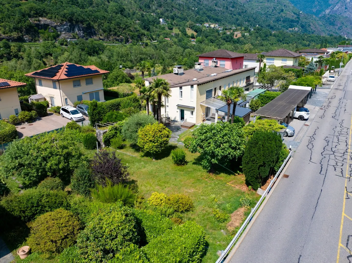 For Family: Charming 4.5-Room Townhouse in Quiet Location of Golino - Photo 44 of 56