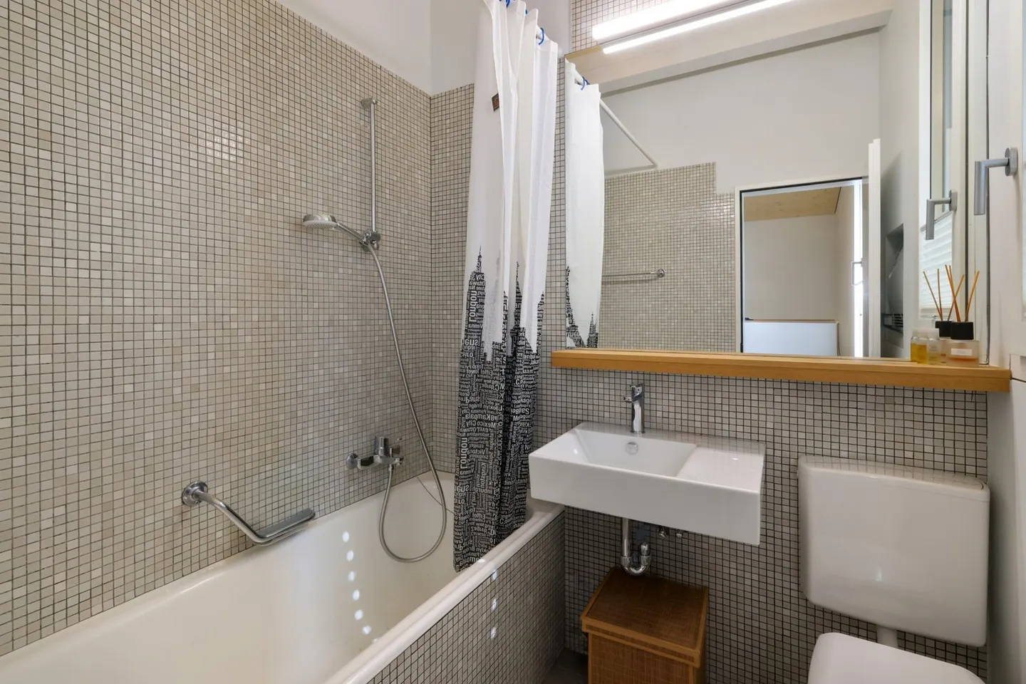 For Family: Charming 4.5-Room Townhouse in Quiet Location of Golino - Photo 38 of 56