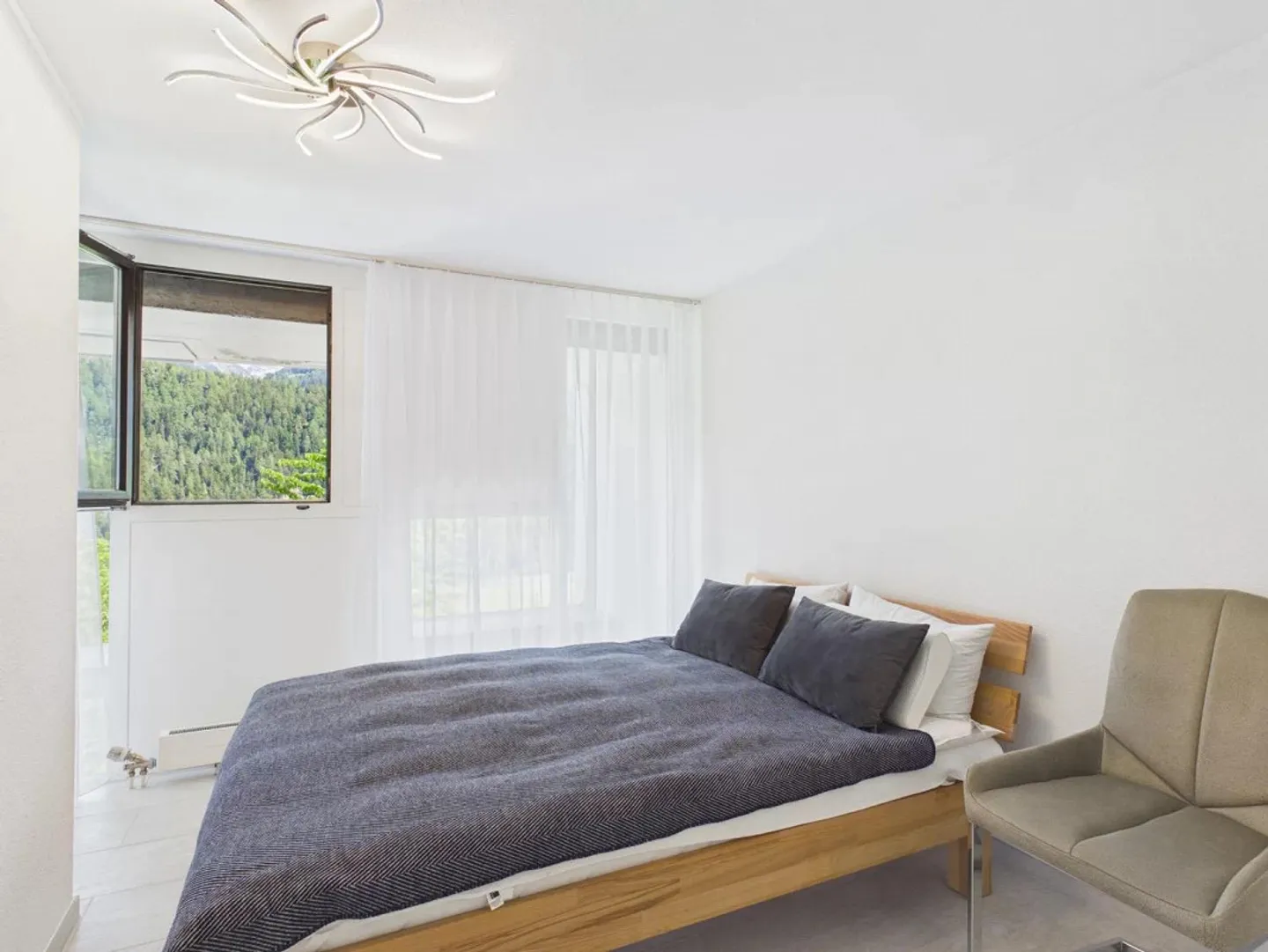 Charming Chalet with Panoramic Views - Photo 5 of 11