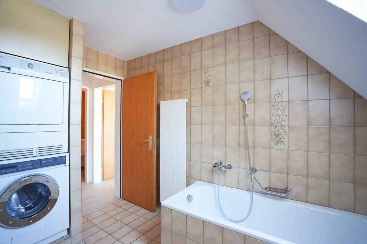 Your new home with charm - Maisonette apartment with fireplace - Photo 9 of 14