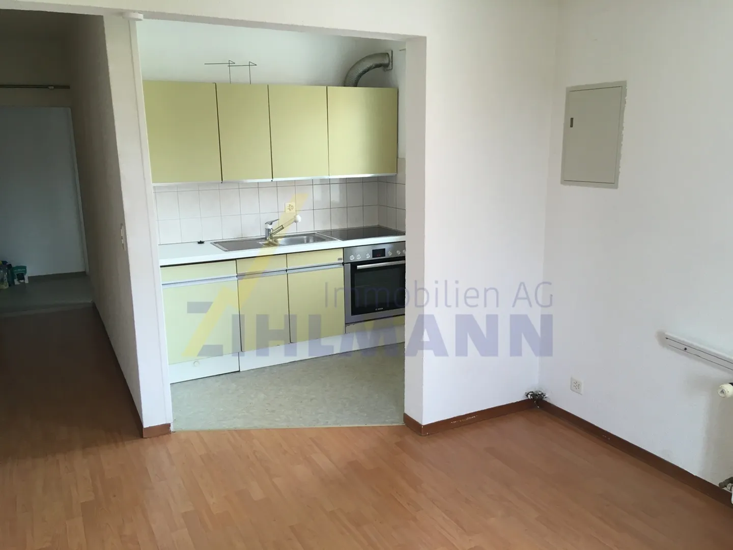 Multi-family house with restaurant - Photo 11 of 11