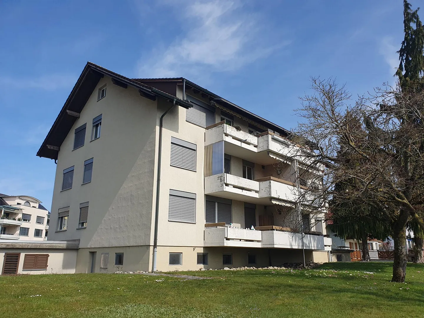 ruhige und sonnige 4 1/2 Zimmerwohnung zu vermieten - Foto 1 von 4