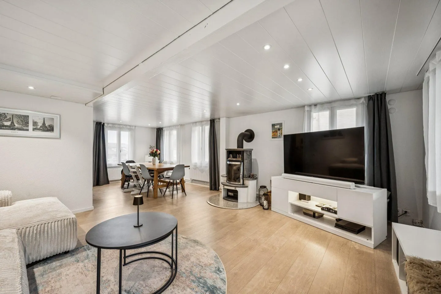 Heimeliges Schmuckstück mit gepflegtem Garten - Foto 1 von 4