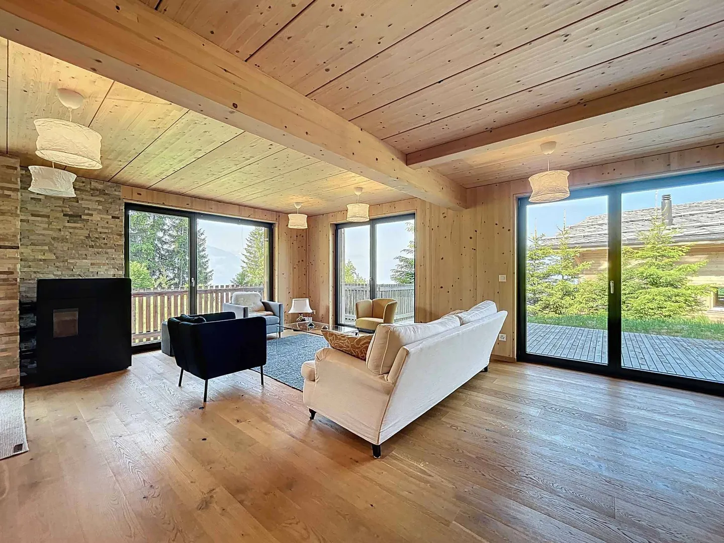 Chalet moderne avec vue dégagée sur les montagnes - Photo 2 sur 10