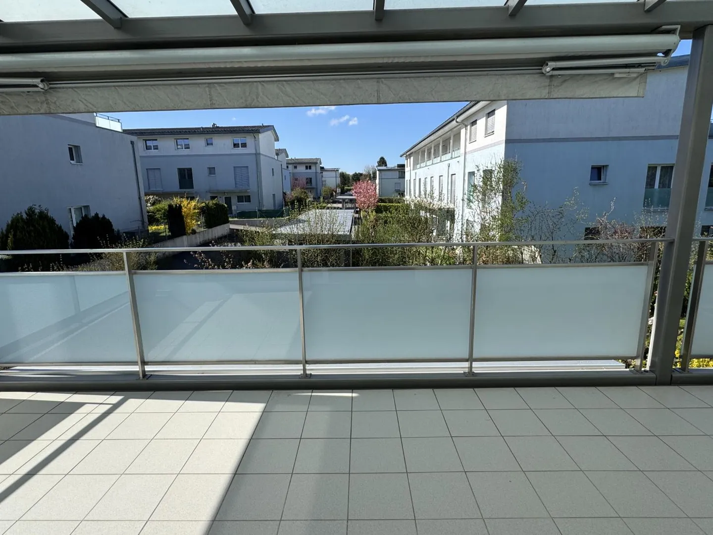 Apartment - Photo 2 of 11