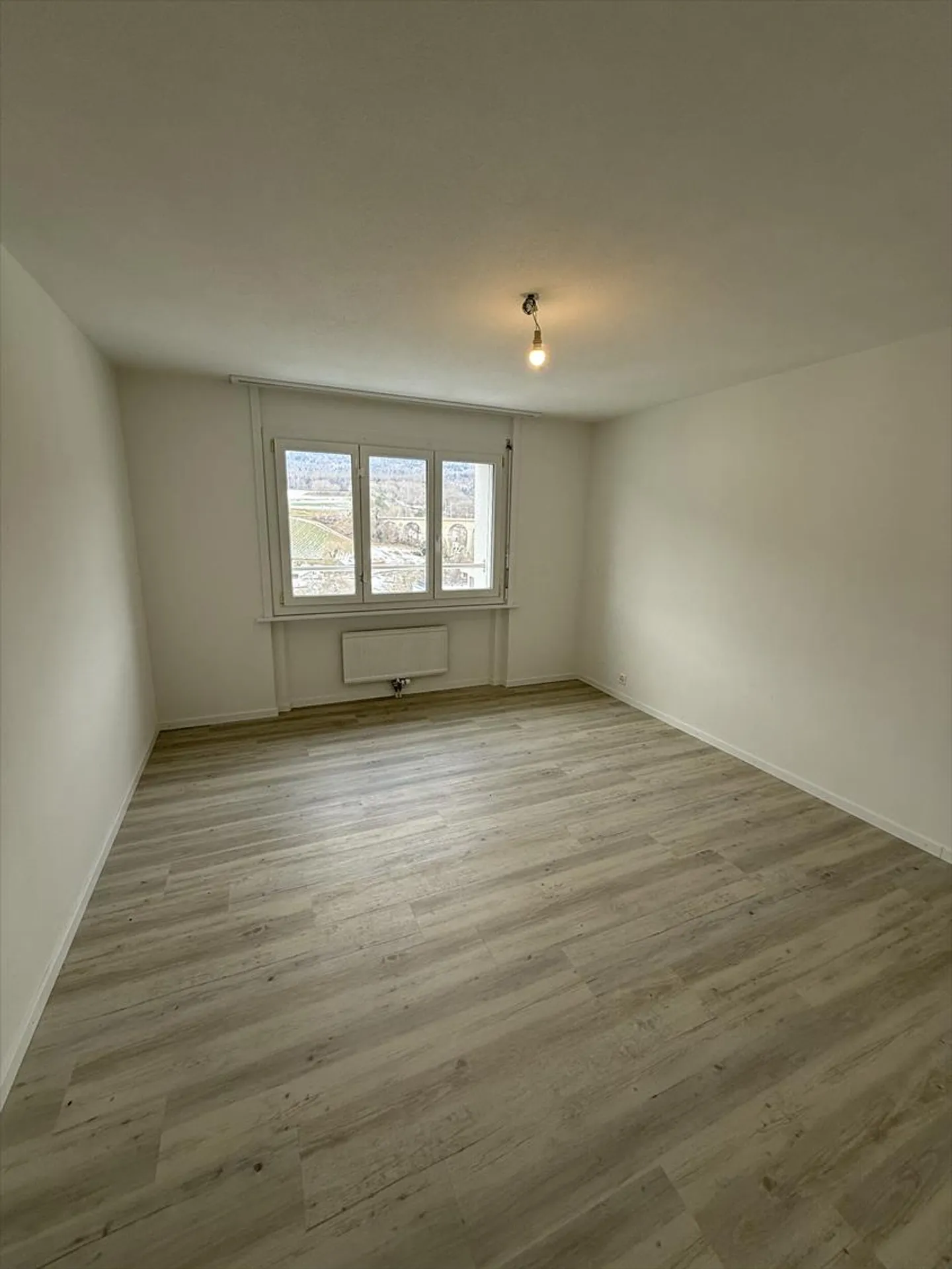 Bell'appartamento di 3,5 stanze ristrutturato con balcone a Boudry - Foto 14 di 20