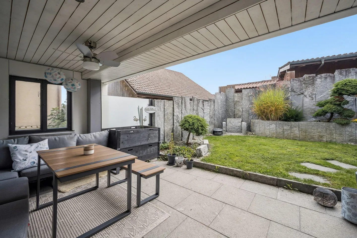 Heimeliges Schmuckstück mit gepflegtem Garten - Foto 3 von 4