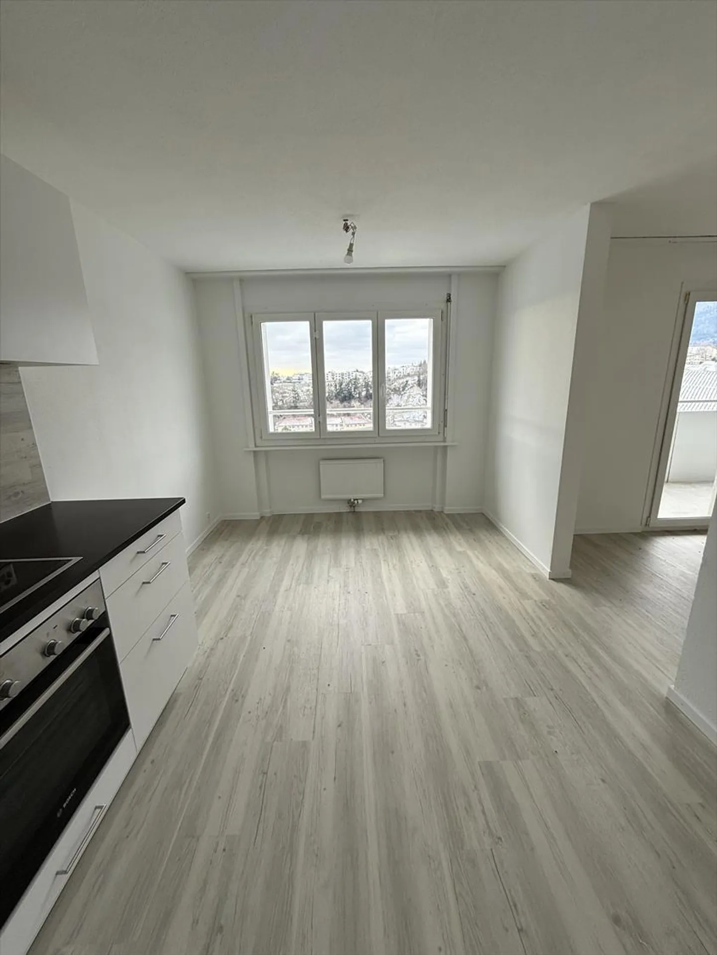 Bell'appartamento di 3,5 stanze ristrutturato con balcone a Boudry - Foto 10 di 20