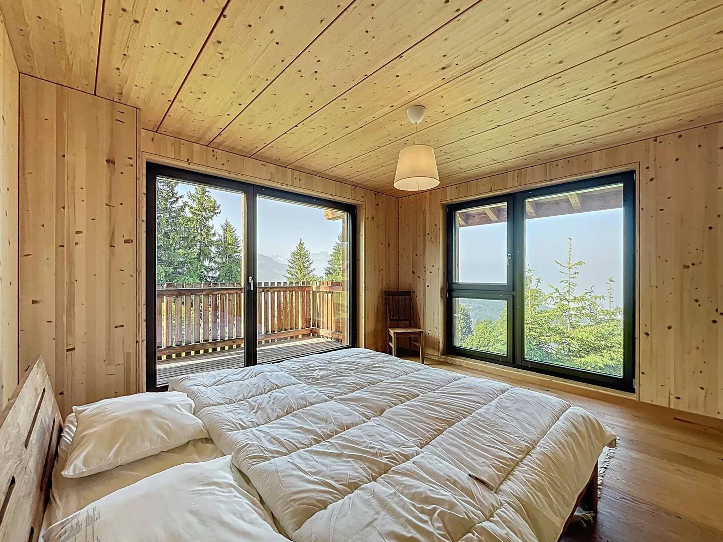 Chalet moderne avec vue dégagée sur les montagnes - Photo 4 sur 10