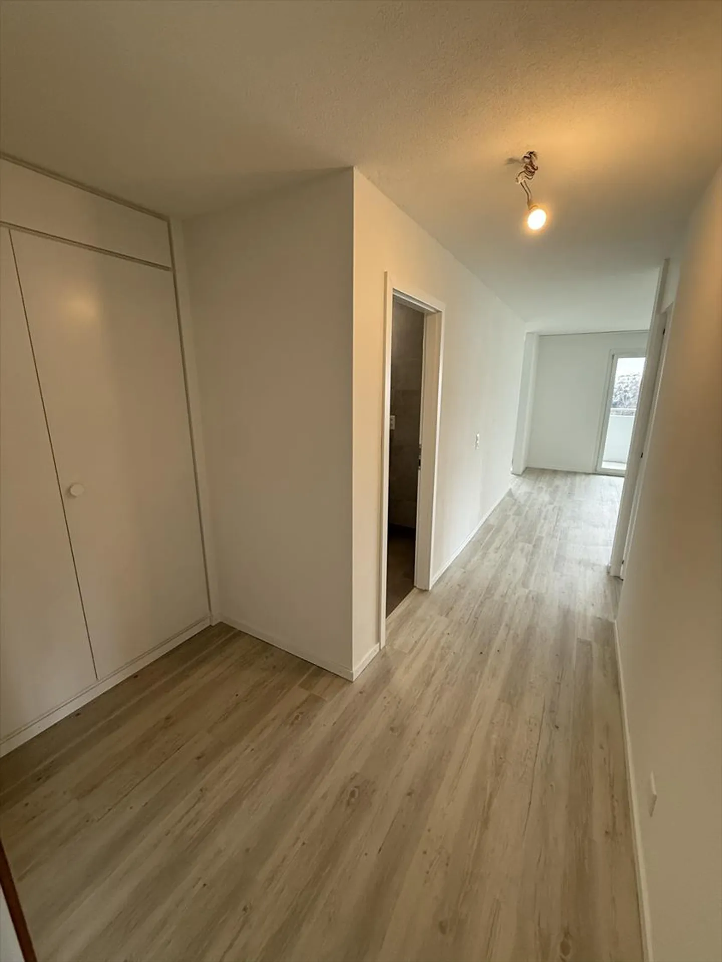 Bell'appartamento di 3,5 stanze ristrutturato con balcone a Boudry - Foto 18 di 20