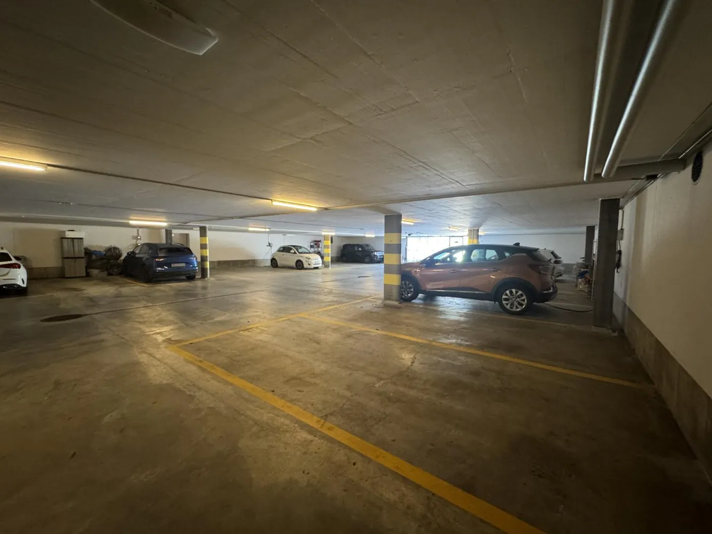 Apartment - Photo 9 of 11