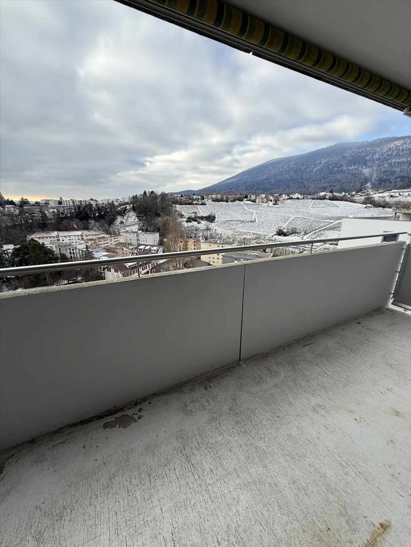 Bell'appartamento di 3,5 stanze ristrutturato con balcone a Boudry - Foto 20 di 20