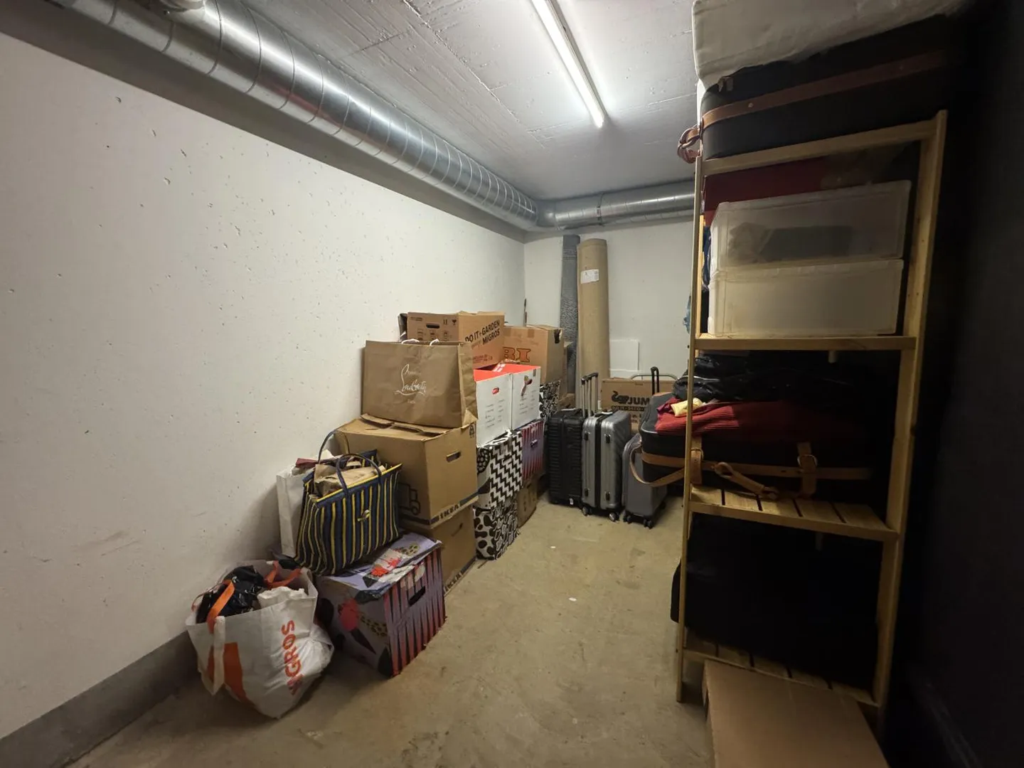 Apartment - Photo 10 of 11