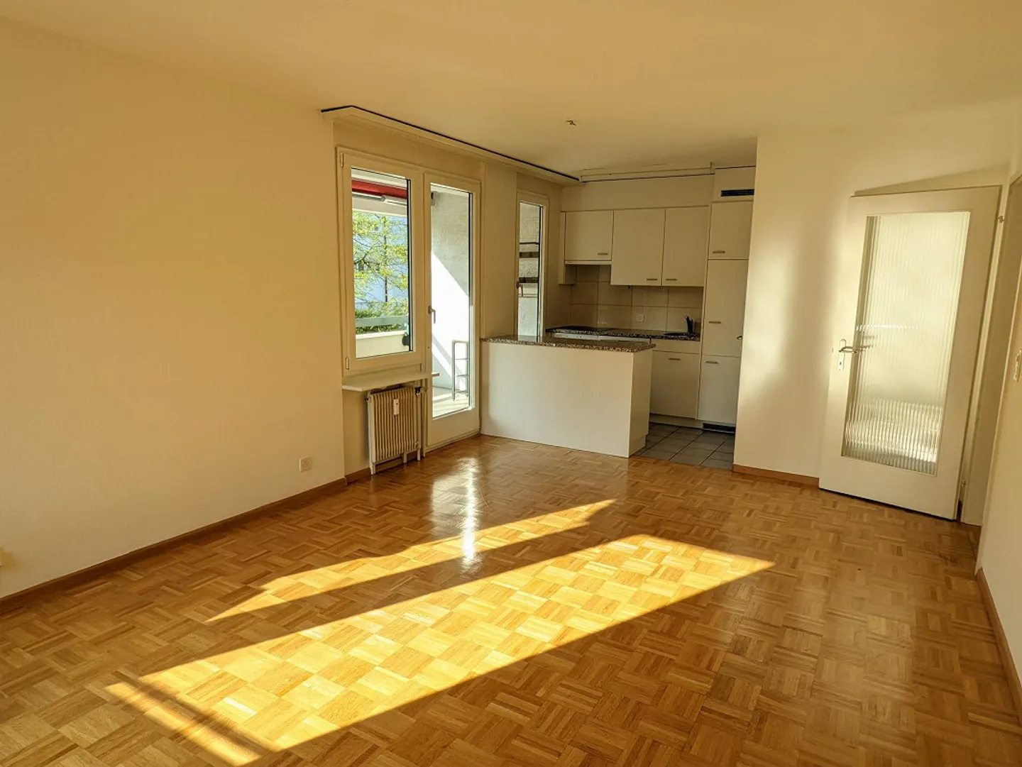 Appartamento 3 locali con ascensore e bella vista ad Arlesheim - Foto 4 di 13