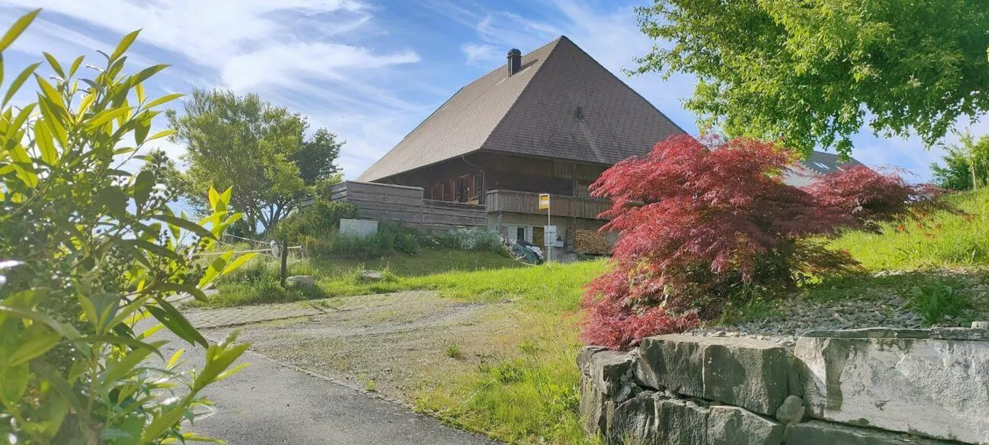 Maison jumelée de 5,5 pièces avec un jardin facile d'entretien, place de parking extérieure et carport - Photo 25 sur 29