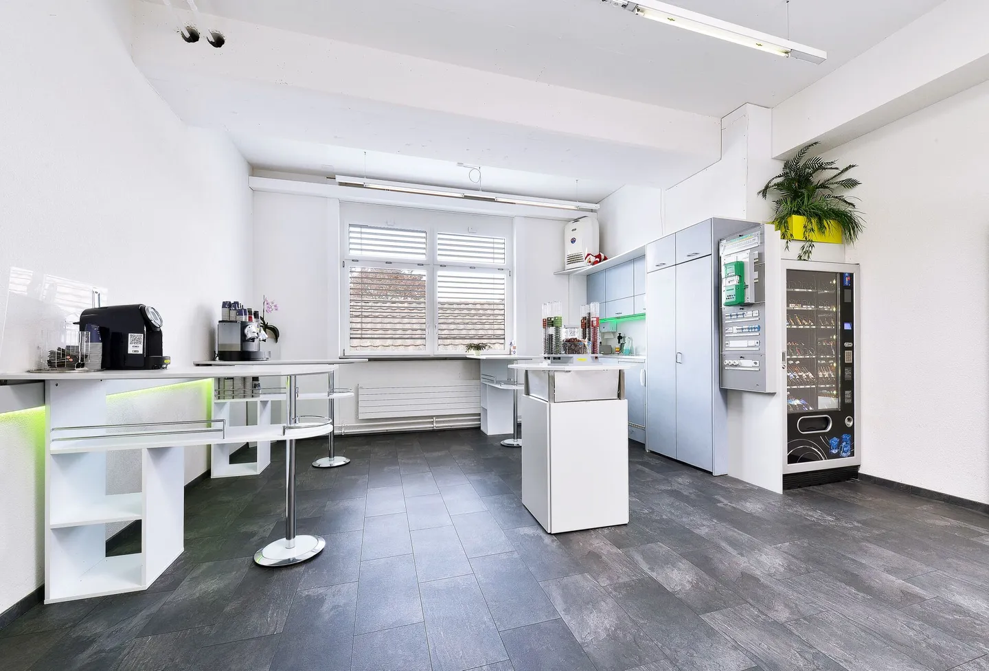 Bureau privé et calme avec caractère de co-working - Photo 3 sur 9