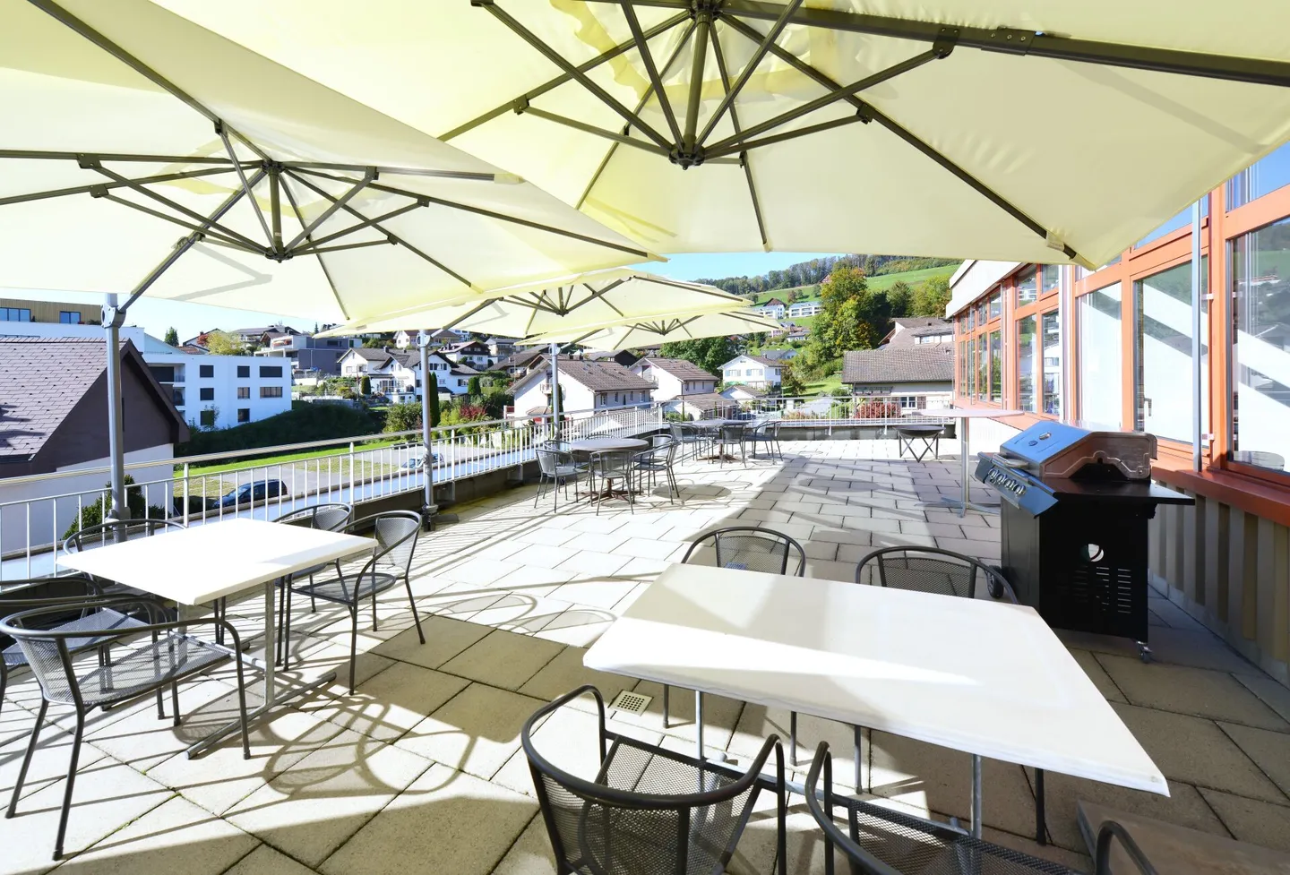 Bureau privé et calme avec caractère de co-working - Photo 4 sur 9