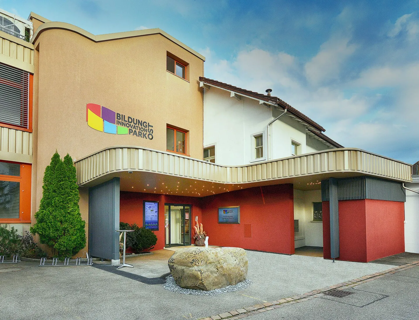 Bureau privé et calme avec caractère de co-working - Photo 5 sur 9