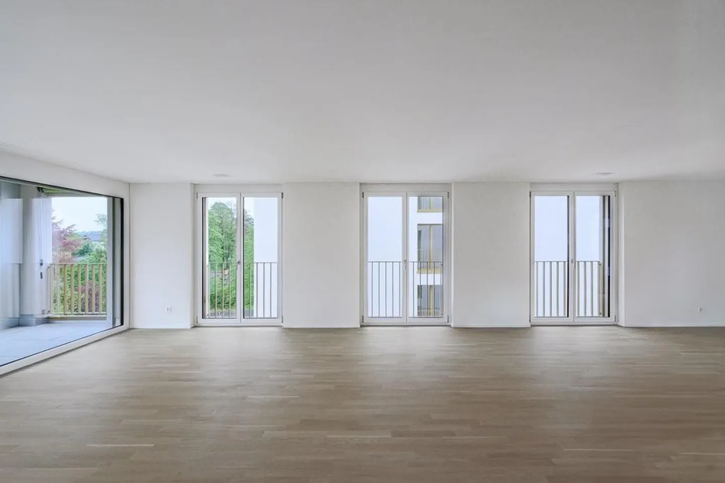Appartement moderne de 2,5 pièces en emplacement central - Photo 3 sur 5