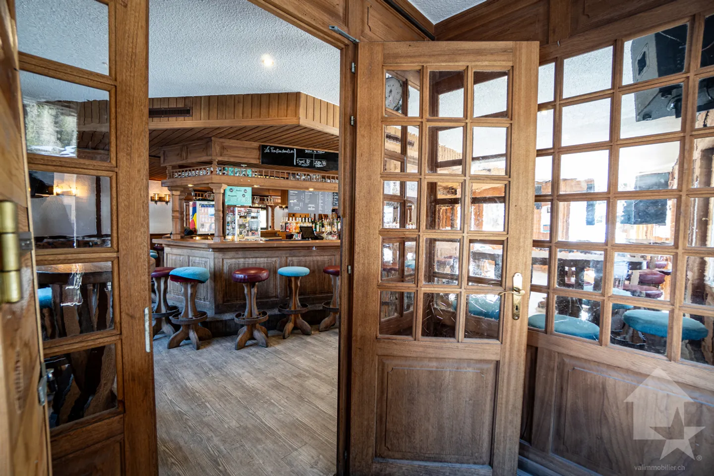 Eccezionale: bistrot con duplex di 5,5 stanze e studio indipendente - Foto 3 di 44