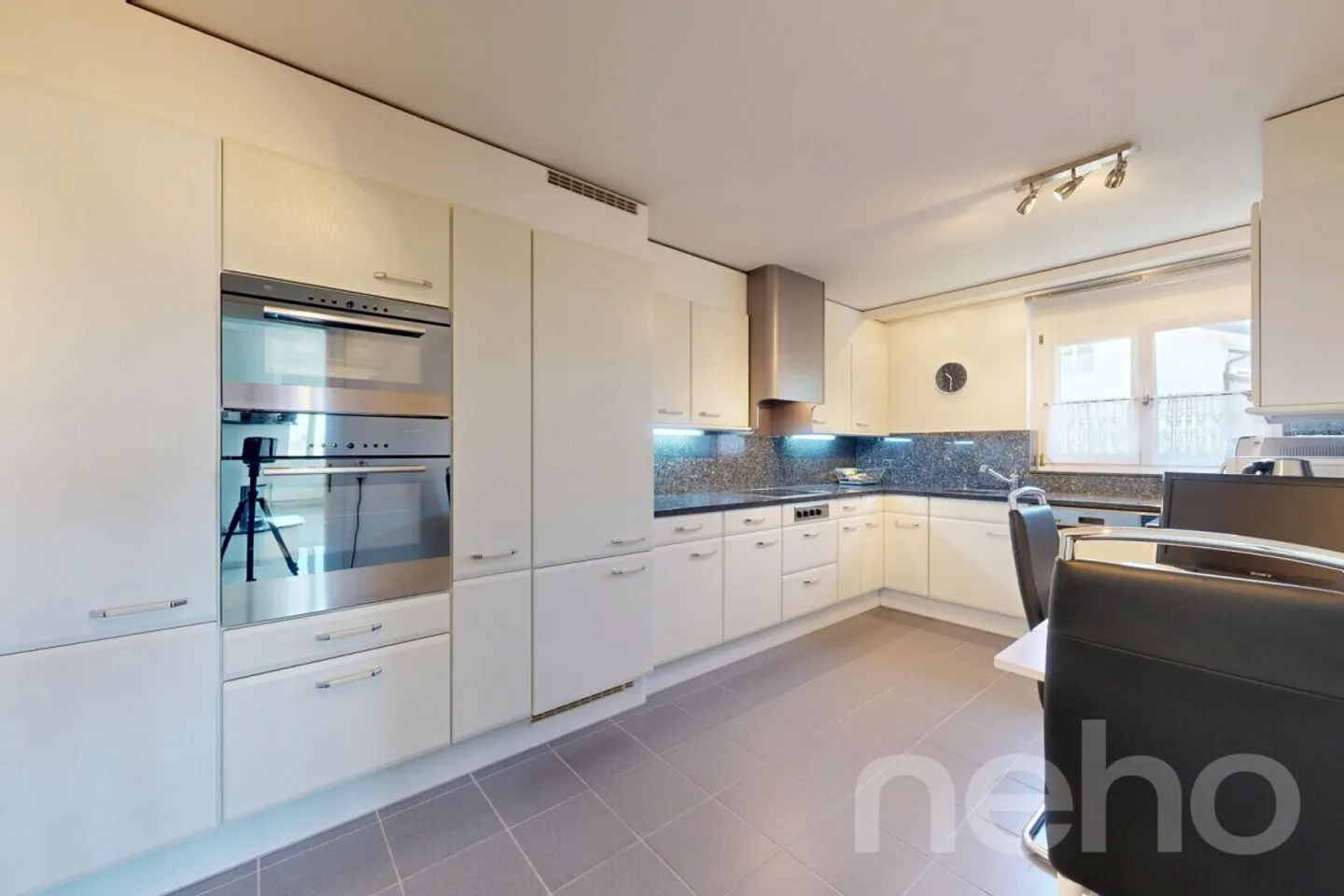 Quietly located yet close to the city 4.5-room apartment in Niederteufen - Photo 5 of 12