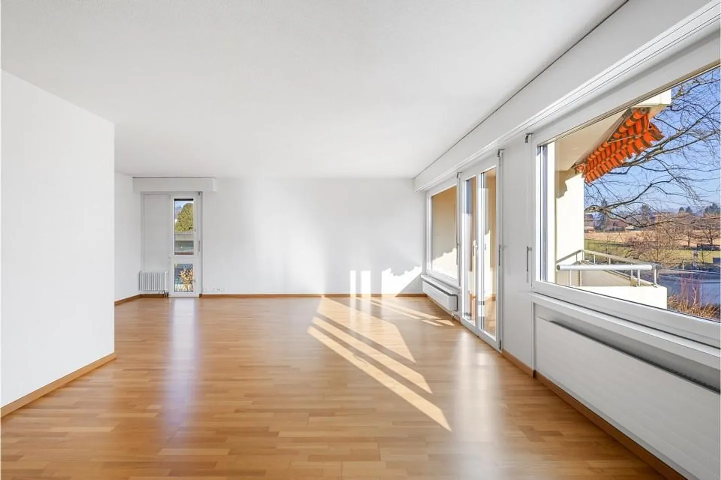 Ampio appartamento di 5,5 locali con balcone - Foto 2 di 6