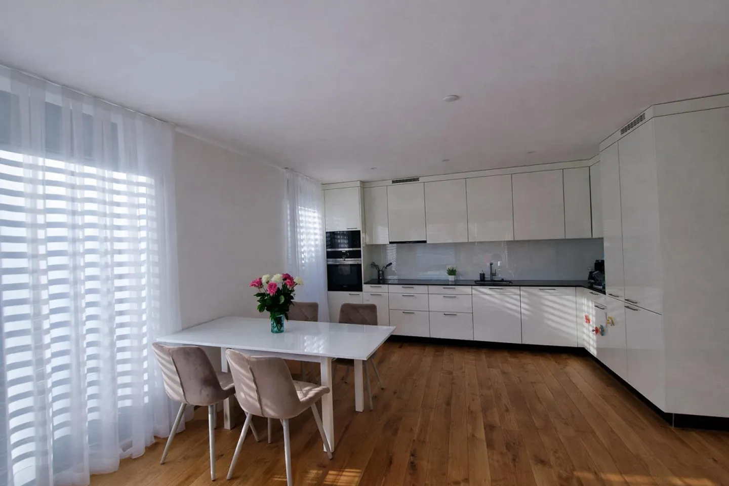 Moderne 3,5-Zimmer-Wohnung in neuem Bau in Binningen (Basel) - Foto 2 von 10