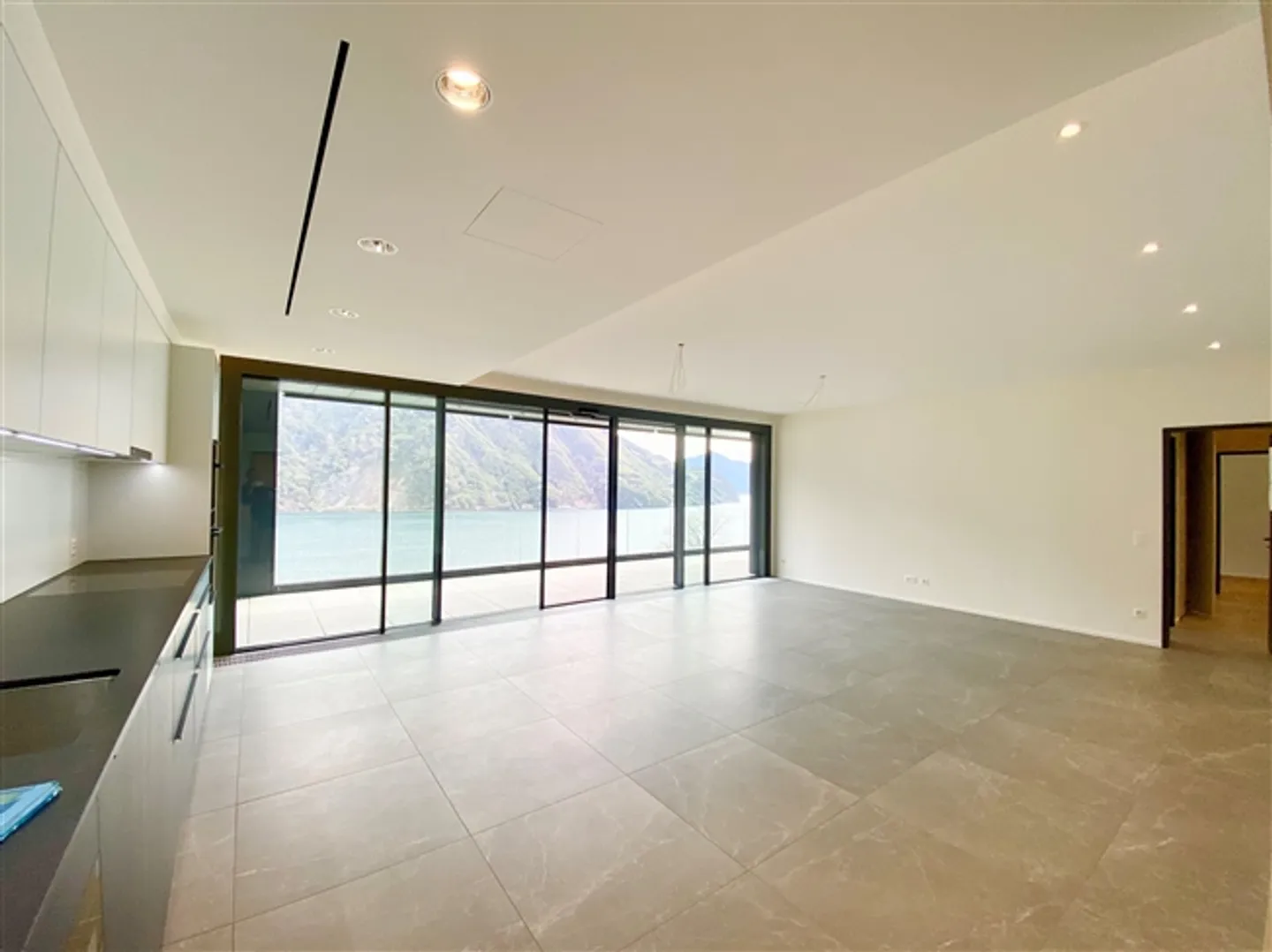 Penthouse for sale in Lugano, Switzerland - Photo 4 of 9