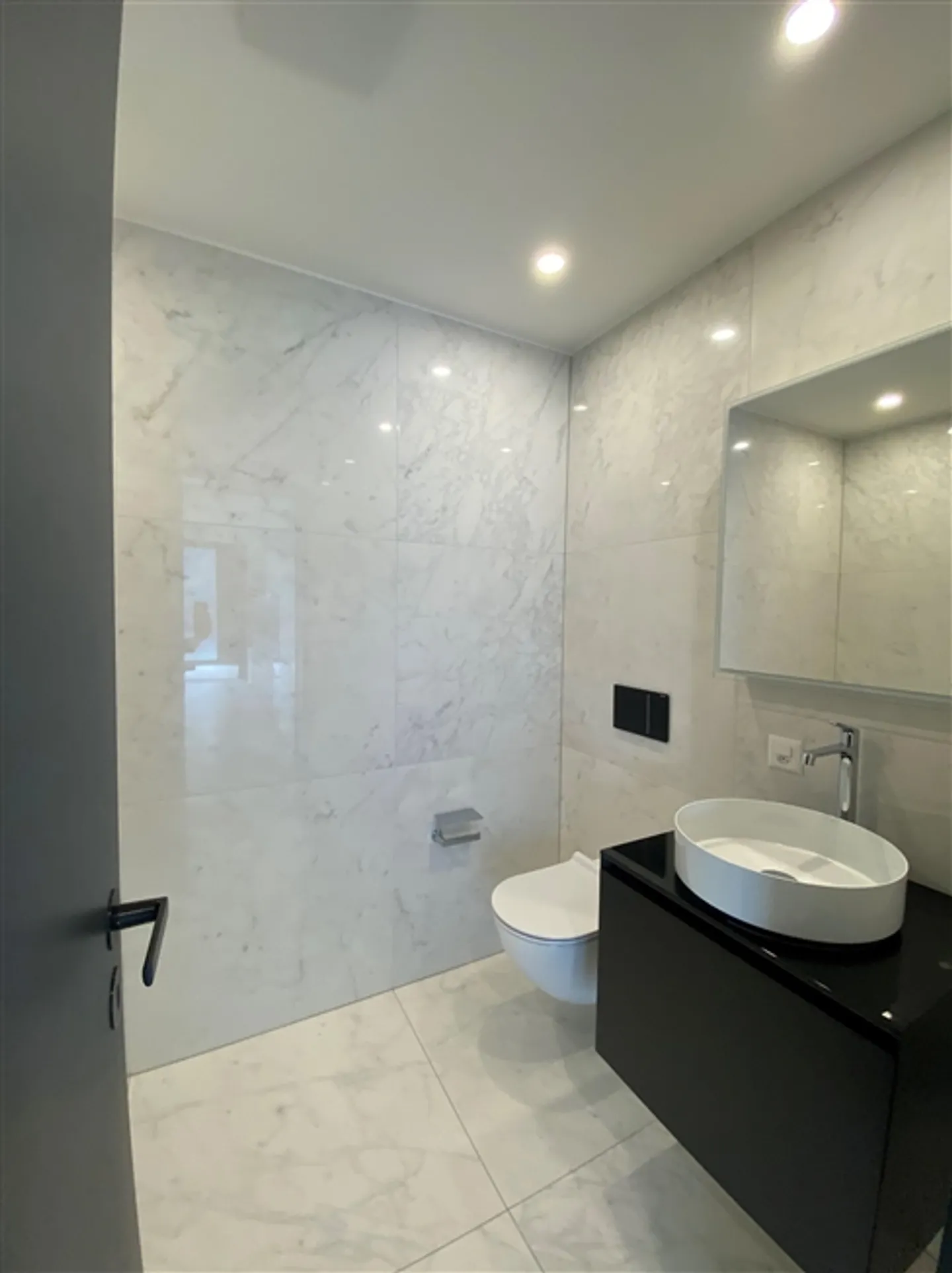 Penthouse for sale in Lugano, Switzerland - Photo 6 of 9