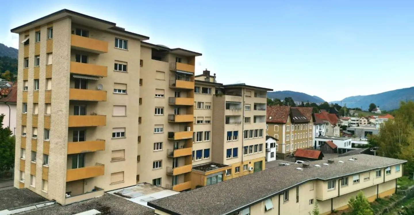 Immeuble locatif à Malleray - Photo 1 sur 12