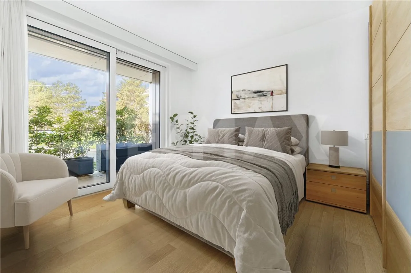 Lakeside Luxury Apartment - Photo 6 of 13