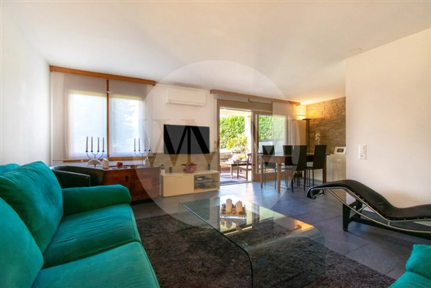 SPACIOUS DUPLEX WITH BEAUTIFUL OPEN VIEW - Photo 5 of 13