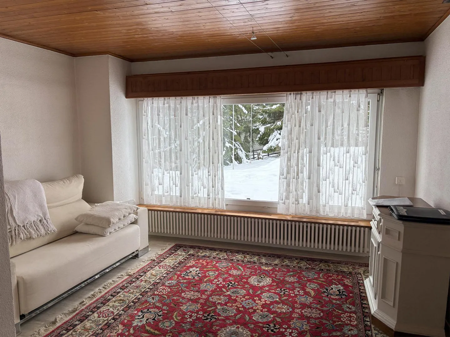 well-lit apartment in a quiet location - Photo 3 of 4