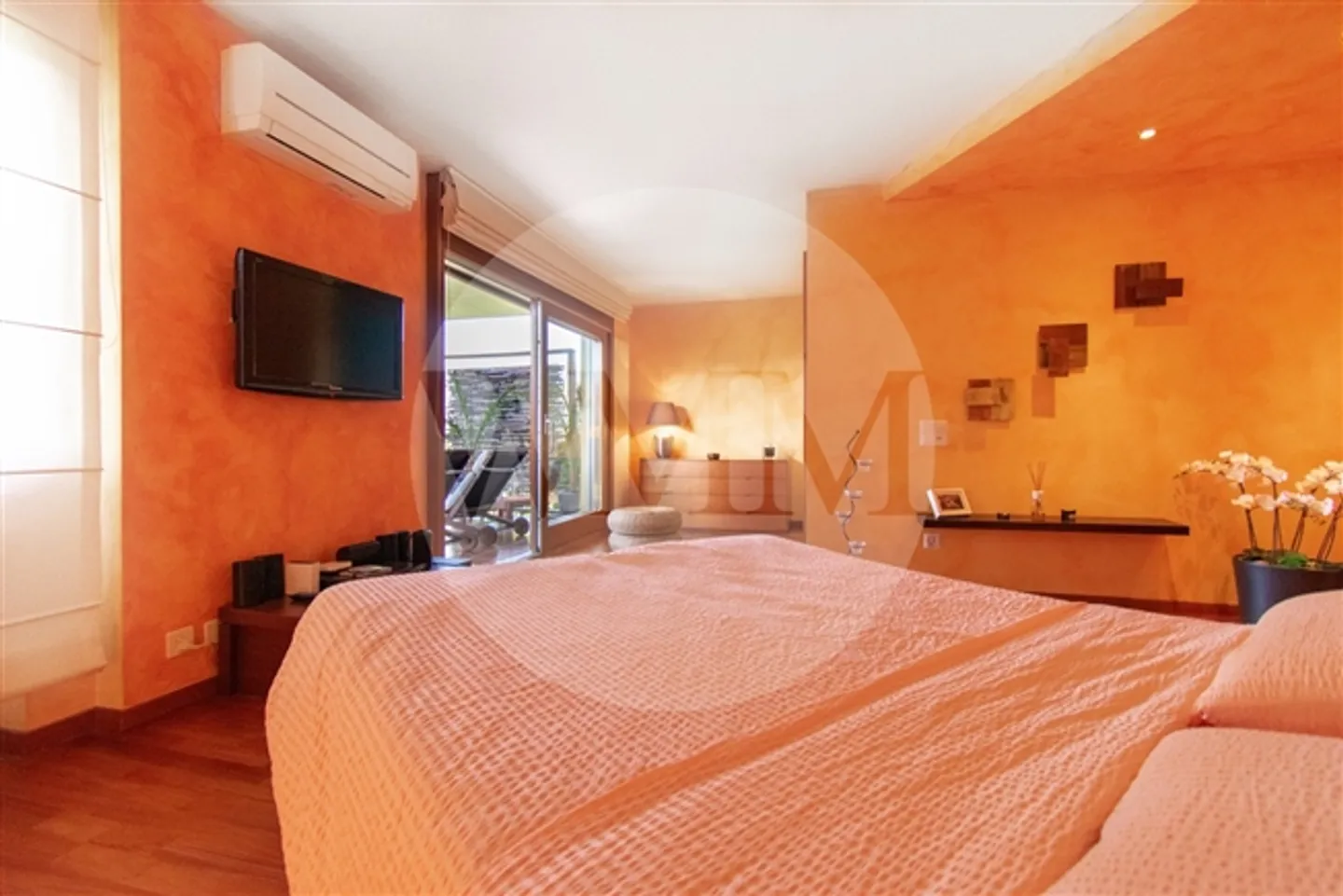 SPACIOUS DUPLEX WITH BEAUTIFUL OPEN VIEW - Photo 9 of 13