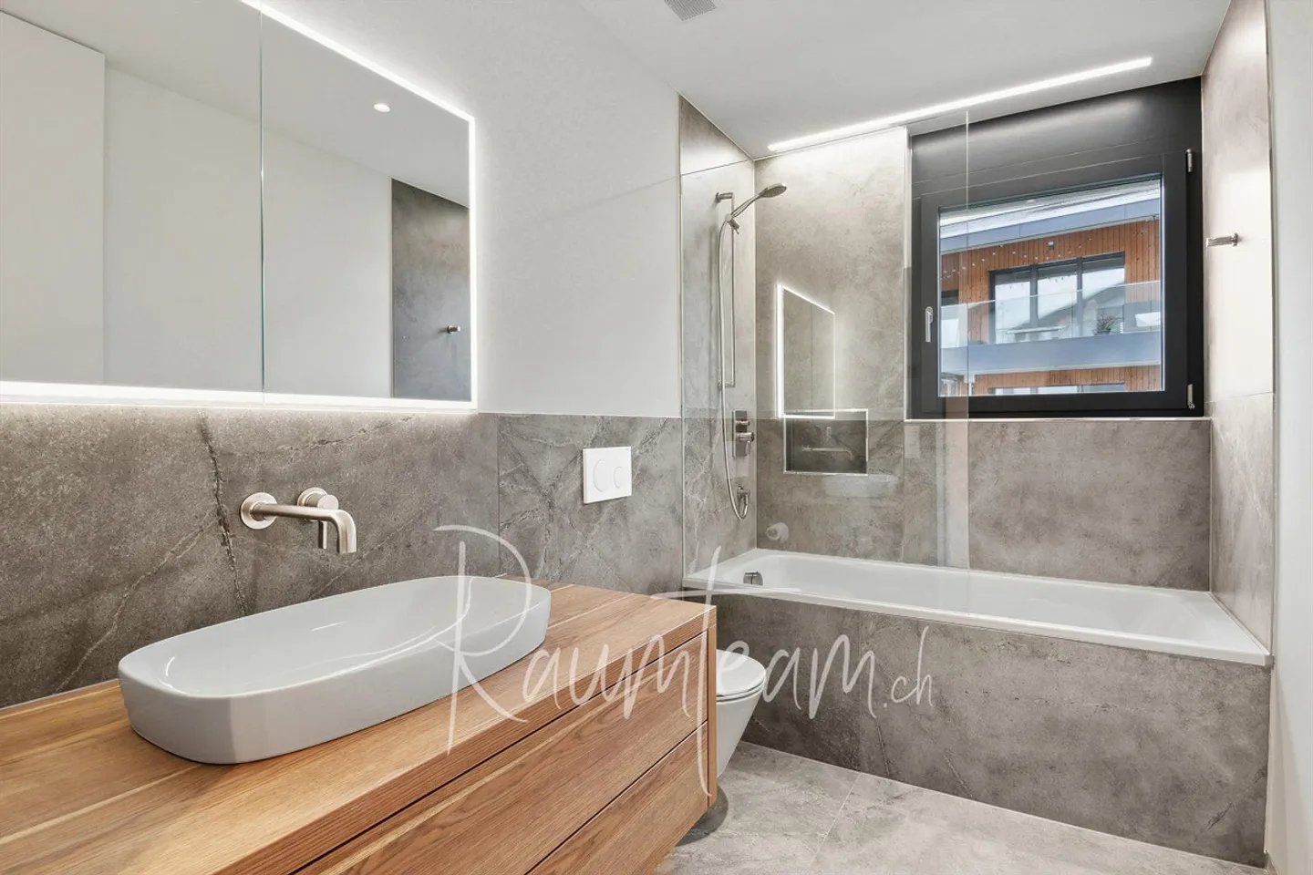 Hell und stylisch: Neuwertige 3.5 Zimmer-Wohnung - Foto 3 von 14