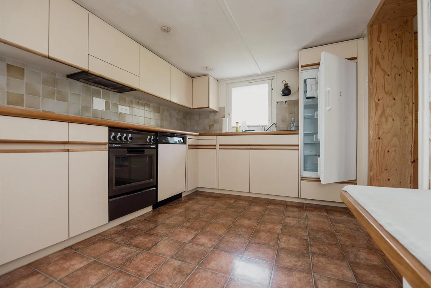 Appenzeller House / Terraced House in Preferred Location Including 1 Parking Space - Photo 4 of 13