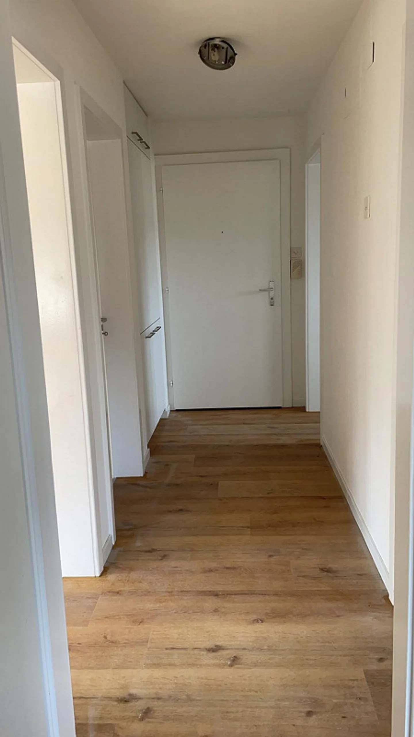 Appartement moderne lumineux de 3,5 pièces rénové - Photo 3 sur 7