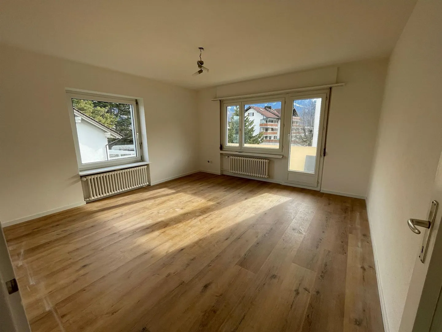 Appartement moderne lumineux de 3,5 pièces rénové - Photo 4 sur 7