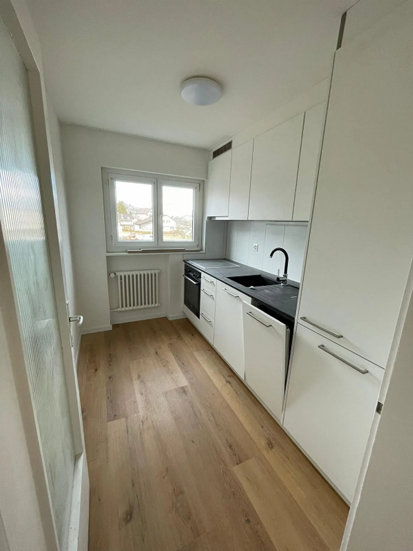 Appartement moderne lumineux de 3,5 pièces rénové - Photo 2 sur 7