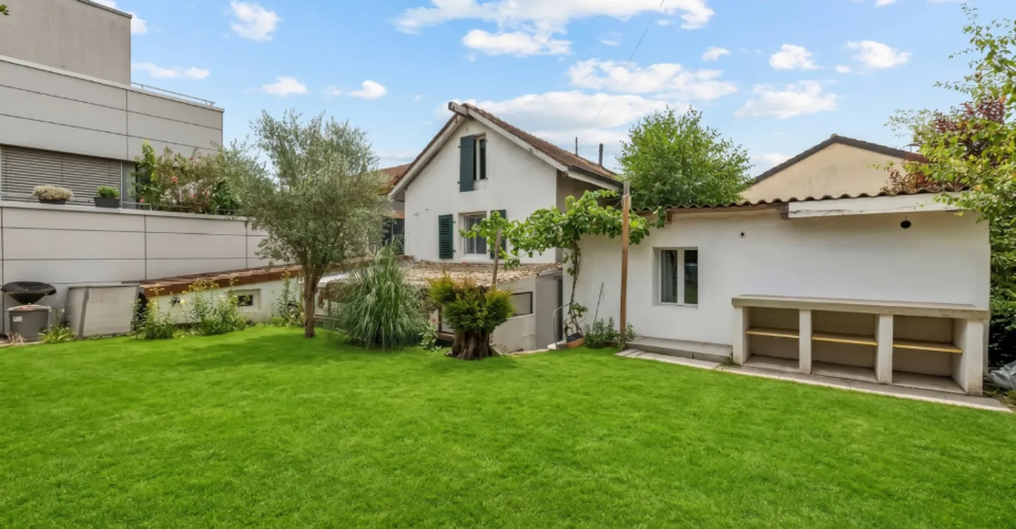 Einfamilienhaus mit Garten und unabhängiger Wohnung in Vernier - Foto 1 von 7