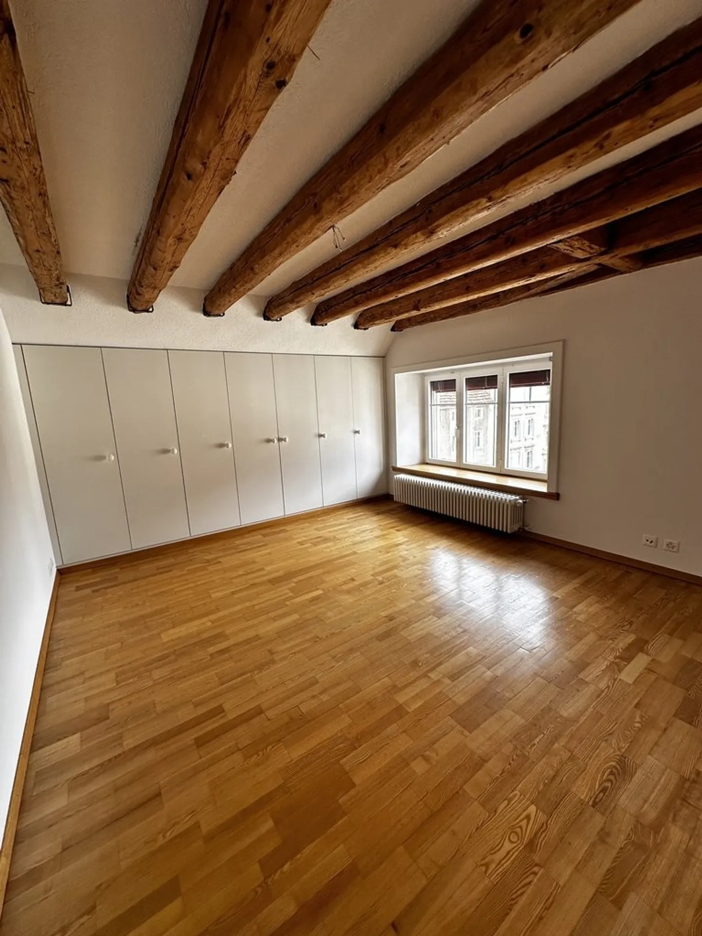 WUNDERSCHÖNE WOHNUNG ZU VERMIETEN IM STADTZENTRUM - Foto 6 von 11